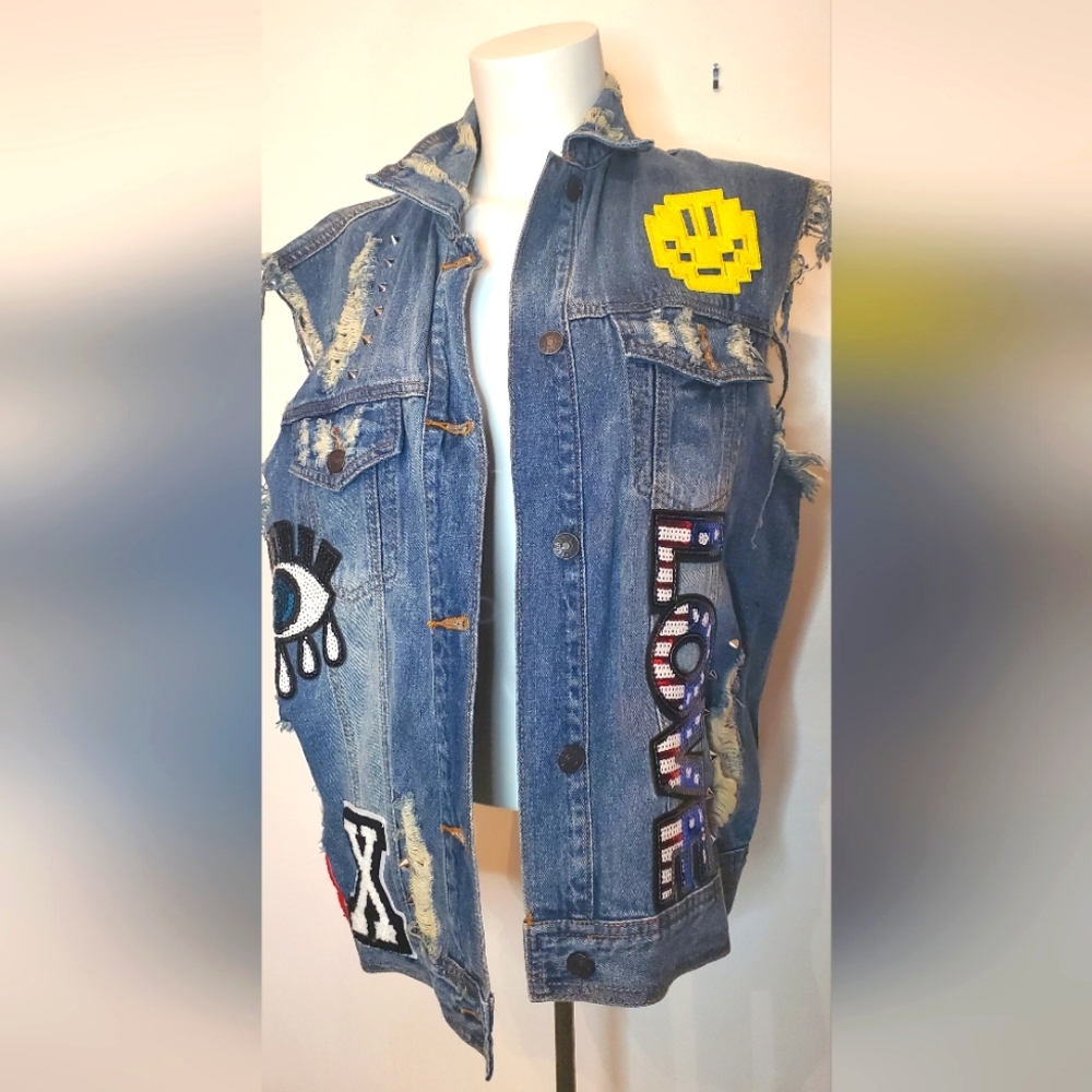 SUNSET+SPRING-size M- patched denim vest -sleeveless-Distressed -Like New